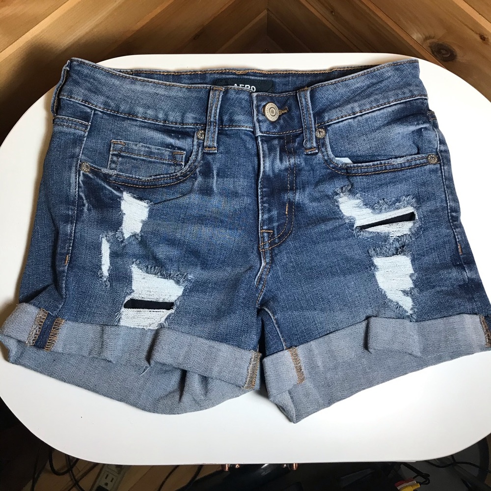 Women’s Aero Low rise jeans shorts size 4
